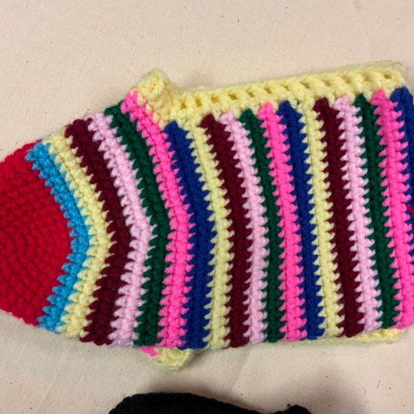 4 pair and hand knit slippers - Picture 4 of 5